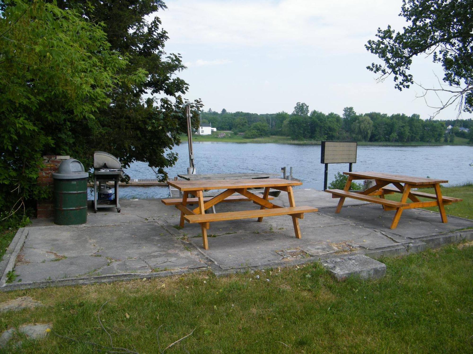 Campbellford River Inn Eksteriør billede