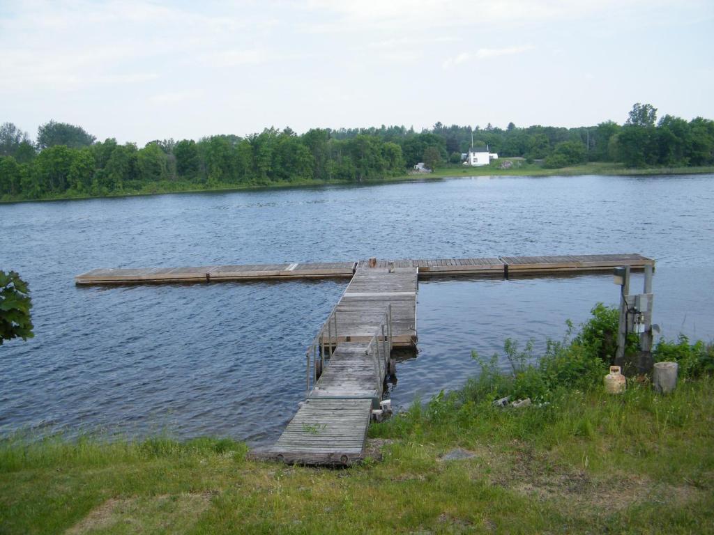 Campbellford River Inn Eksteriør billede