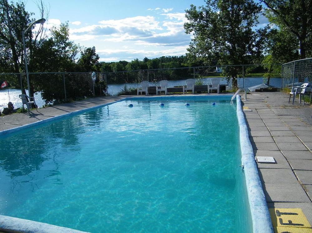 Campbellford River Inn Eksteriør billede