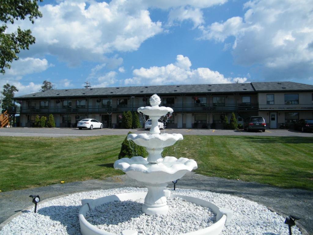 Campbellford River Inn Eksteriør billede